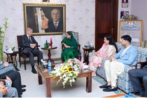 PM visits Faryal Talpur's residence to felicitate on daughter’s wedding