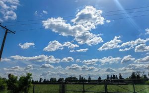 Abeautiful view of the Aiwan-e-Sadr with the Margalla Hills in the background, as clouds hover over the sky in the Federal Capital. APP/ADZ/FHA