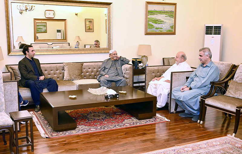 Nawab Ameer Bakhsh Khan Bhutto son of former Sindh Chief Minister Sindh Sardar Mumtaz Ali Khan Bhutto call on President Asif Ali Zardari, Chairman PPP Bilawal Bhutto Zardari and PPP Women's Wing Central President Faryal Talpur at Bhutto House in Naudero on the third day of Eid al-Fitr. He extended Eid greetings to the PPP leadership