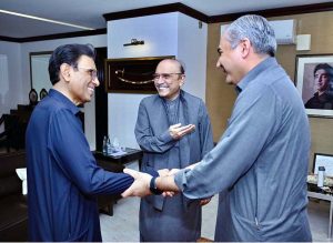 President Asif Ali Zardari meeting Federal Minister for Interior and Narcotics Control Mohsin Naqvi and Chairman MQM-Pakistan Khalid Maqbool Siddiqui.