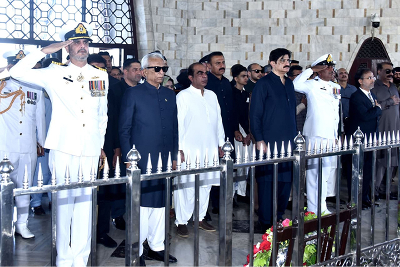 Sindh Governor, Syed Muhammad Nehal Hashmi, Sindh Chief Minister Murad Ali Shah along with Sindh Cabinet members and senior officials pay tribute after laying floral wreath, during visits to Mazar-e-Quaid on the occasion of Pakistan Day