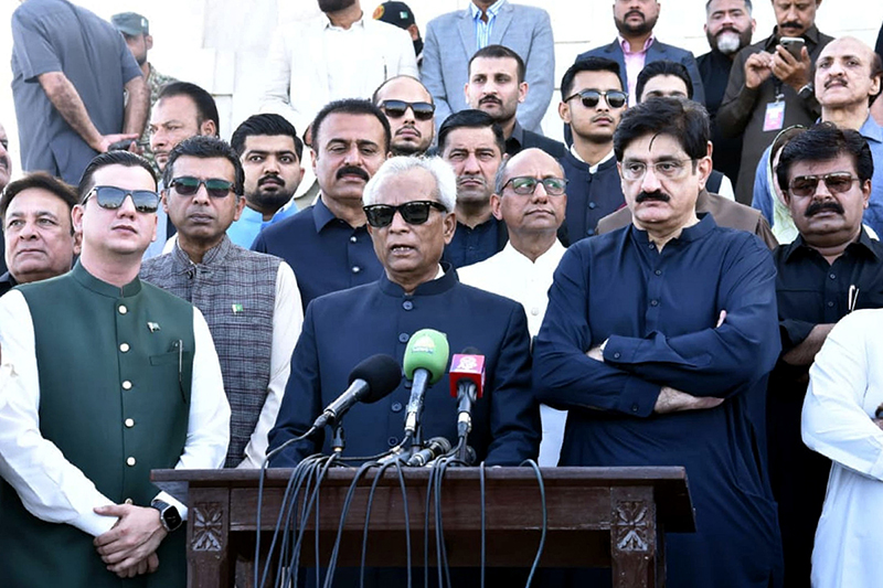 Sindh Governor, Nihal Hashmi along with Sindh Chief Minister Murad Ali Shah talking to media persons after laying floral wreath, during visits to Mazar-e-Quaid on the occasion of Pakistan Day