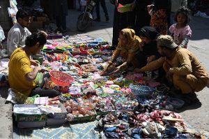 Family shop for children’s artificial jewelry and various accessories on Gumpat Road in the city.