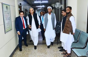 Police squad giving guard of honour to the WAFAQI MOHTASIB (Ombudsman), Naveed Kamran Baloch during his visit at Hyderabad Ombudsman regional office.
