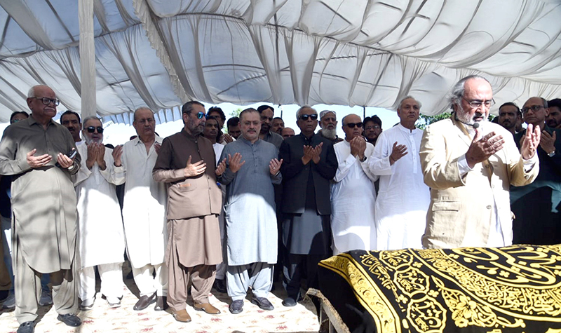 Sindh Governor Muhammad Nehal Hashmi, along with Sindh Minister’s & Senator’s and others family members offering dua during attends funeral prayers of Senator Sherry Rehman's daughter Marvi Malik at