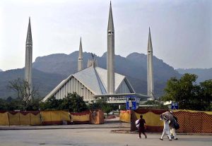 Muslims with their luggage arrive at Faisal Masjid to observe Itikaf—a practice observed during the last ten days of the holy month of Ramazan, in which Muslims seclude themselves to pray and seek the blessings of Almighty Allah, following the Sunnah of Prophet Muhammad (PBUH).