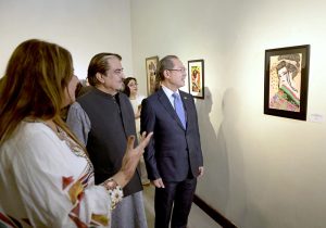 Ambassador of Japan to Pakistan, Akamatsu Shuichi and acclaimed artist Jamal Shah, President of PJCA Islamabad, inaugurate the exhibition at PNCA. The event drew young artists, art enthusiasts, and dignitaries from all walks of life.