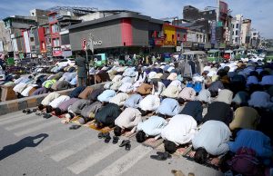 A large number of people offering Jumma-tul-Mubarak prayer during the holy month of Ramazan Ul Mubarak at Takhto Jumat.