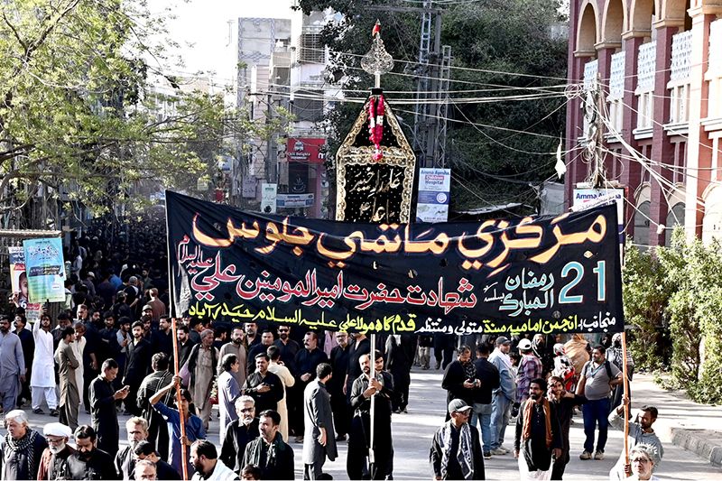 A large number of mourners attending the procession on Yom-e-Shahadat of Hazrat Ali (RA) at AL-Rahim Shopping center roads