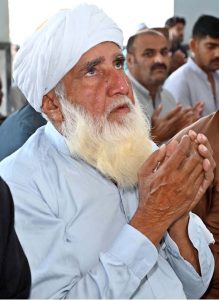 Faithful offering dua after Namaz-e-Juma-tul-Wida (last Friday prayer) at Jamia Masjid Bukhariya Rahmat Pur Sharif during the Holy Month of Ramazan
