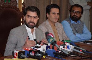 Deputy Commissioner Quetta Mehrullah Badeni addresses a press conference regarding the school admission campaign.