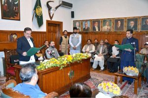 Governor Balochistan Jaffar Khan Jamali administers the oath to Ziaullah Langov as Balochistan Home Minister at the Governor House