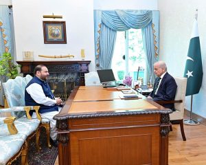 Federal Minister for National Heritage Aurangzeb Khichi calls on Prime Minister Muhammad Shehbaz Sharif.