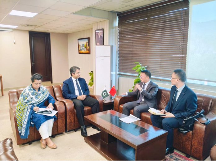 Coordinator to the Prime Minister on Commerce Rana Ihsaan Afzal Khan meets the Chinese Minister Counsellor to discuss enhancing Pakistan-China trade cooperation and export opportunities
