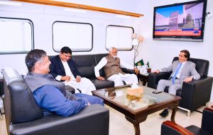 Punjab Assembly Speaker Malik Muhammad Ahmed Khan and Minister of State Malik Rashid Ahmed call on Federal Minister for Railways Muhammad Hanif Abbasi at the Ministry of Railways. Minister announced that the Bulleh Shah Passenger Train (Kasur-Pakpattan) will resume operations from May 28.