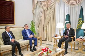 Foreign Minister of Türkiye H.E Hakan Fidan and Foreign Minister of Egypt H.E Dr. Badr Abdelatty called on Prime Minister Muhammad Shehbaz Sharif.