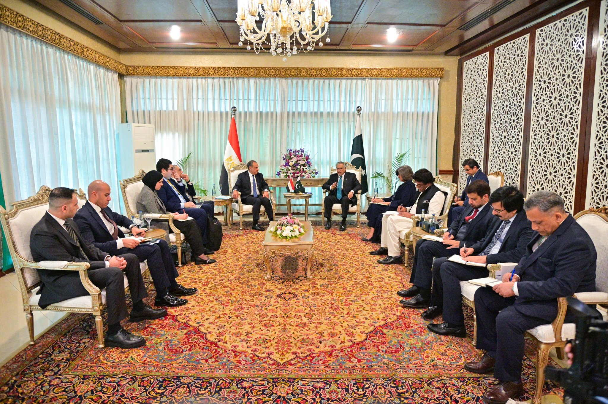 Pakistan attaches great importance to its brotherly ties with Egypt: DPM/FM Dar 