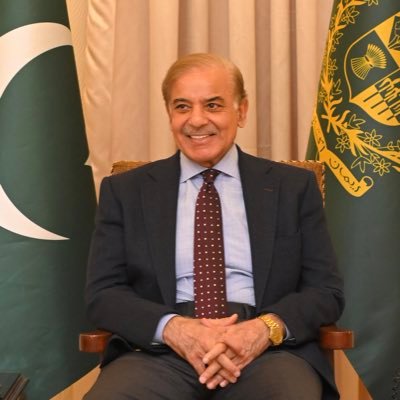 PM Shehbaz announces cash prize for national hockey team
