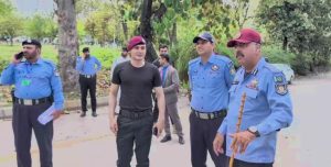 IGP Rizvi reviews security for Friday prayers, Youm-e-Quds rallies; 3,500 police deployed