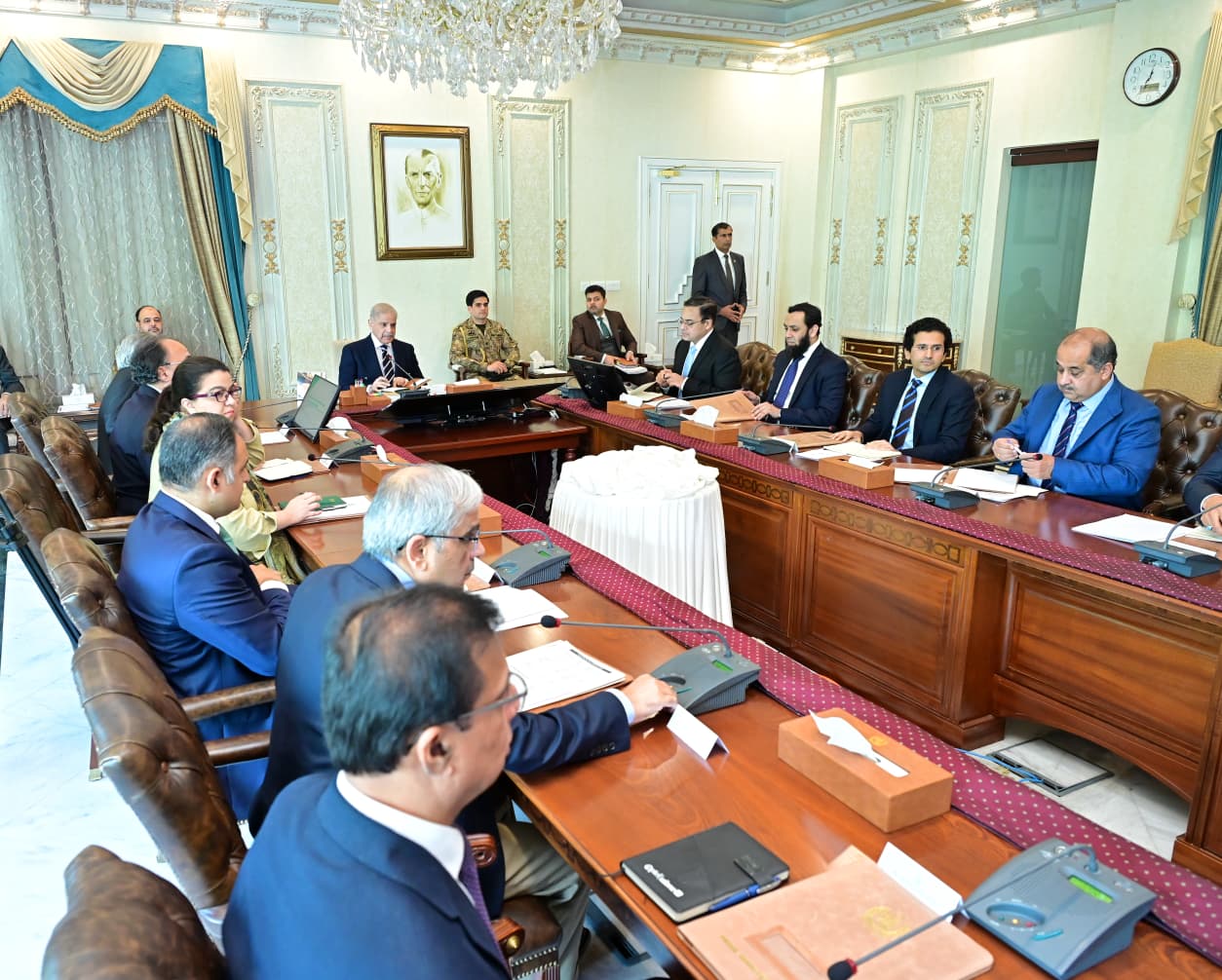 Economic stability, public relief, govt’s top priorities; Pakistan prepared to face global economic challenges: PM