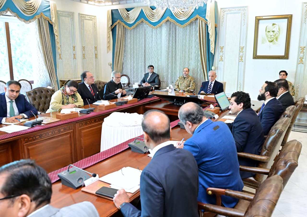 Economic stability, public relief, govt’s top priorities; Pakistan prepared to face global economic challenges: PM