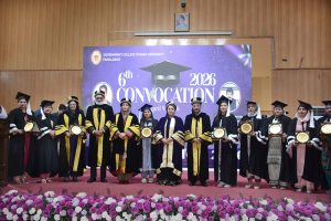 Vice Chancellor (VC) Government College Women University Faisalabad (GCWUF) Prof Dr Kanwal Ameen is giving away degrees to university graduates during 6th GCWUF Convocation.