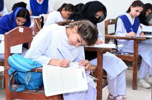 Chairman Board of Intermediate and Secondary Education Khalid Hussain Mahar along with Deputy Commissioner Tariq Manzoor Chandio visiting examination centre during annual examination of HSSC (Part-I) at Government Girls BNB College