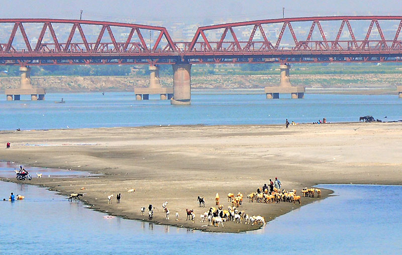 The dry bed of the Indus River at Hussainabad highlights the ongoing water shortage, severely impacting irrigation, farming, and daily life in the surrounding areas