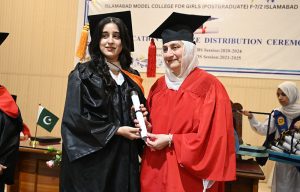 Minister of State for Federal Education Wajiha Qamar awarding degrees and prizes to outstanding students during the 45th Convocation Ceremony at Islamabad Model College for Girls (Postgraduate) F-7/2.