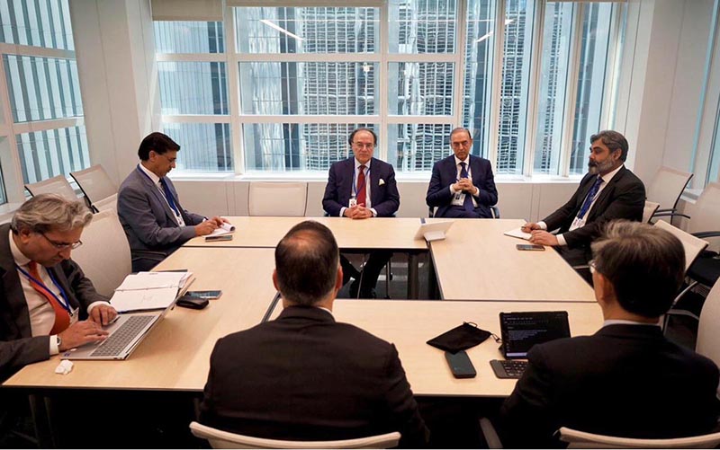 Federal Minister for Finance and Revenue, Senator Muhammad Aurangzeb, held a constructive meeting with representatives of S&P Global Ratings on the sidelines of the World Bank-IMF Spring Meetings
