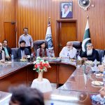 Chairman Higher Education Commission (HEC) Prof. Dr. Niaz Ahmed Akhtar meets Vice Chancellor University of Larkana Prof. Dr. Nek Muhammad Shaikh, along with faculty and university leadership, during his visit