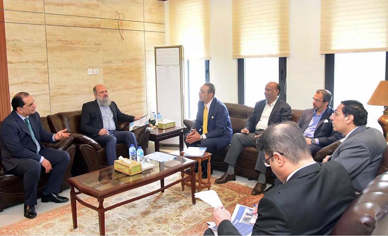 President of RCCI Usman Shaukat briefing Federal Minister for Commerce Jam Kamal Khan on outcomes of RCCI's recent U.S. visit and emerging trade and investment opportunities