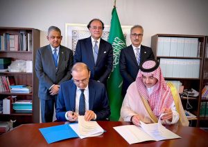 Federal Minister for Finance and Revenue, Senator Muhammad Aurangzeb, witnessed the signing of an important financial agreement in Washington, D.C., in the presence of the Ambassador of Pakistan to the United States, on the sidelines of the World Bank-IMF Spring Meetings 2026.