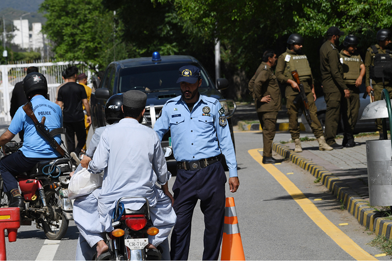 The Islamabad police ensure the road diversion plans after the Islamabad Capital Territory's administration announced suspension of public and heavy transport in the city till further orders