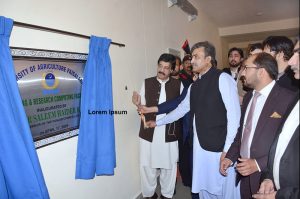Governor Punjab Sardar Saleem Haider Khan addresses faculty members at the New Senate Hall, UAF, after inaugurating the Teaching and Research Computing Center.