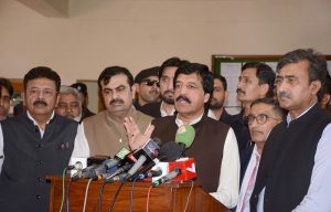 Governor Punjab Sardar Saleem Haider Khan addresses faculty members at the New Senate Hall, UAF, after inaugurating the Teaching and Research Computing Center.