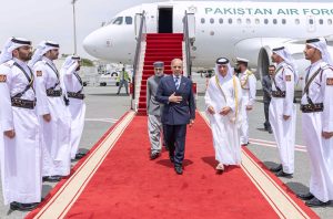 Qatari Minister of State for Foreign Affairs, Sultan Bin Saad Al-Muraikhi receiving Prime Minister Muhammad Shehbaz Sharif and Pakistani delegation upon their arrival at Doha Airport.