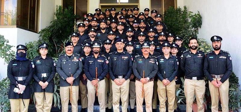 IGP Balochistan Muhammad Tahir in a group photograph with DSPs who include specialized training course during visiting of National Police Academy