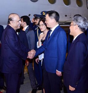 President Asif Ali Zardari being received by Mr. Wang Qiyang, Party Secretary of the CPC Hainan, upon arrival at Sanya Airport.