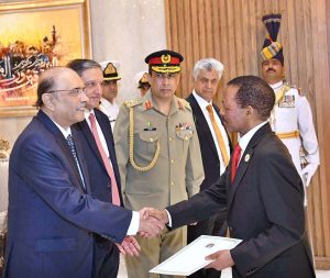 Ambassador-designate of Tanzania, H.E. Lt. Gen. (R) Yacoub Hassan Mohamed, presents credentials to President Asif Ali Zardari at Aiwan-e-Sadr.