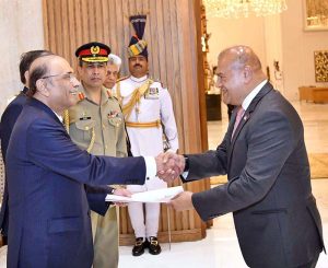 Ambassador-designate of Tanzania, H.E. Lt. Gen. (R) Yacoub Hassan Mohamed, presents credentials to President Asif Ali Zardari at Aiwan-e-Sadr.
