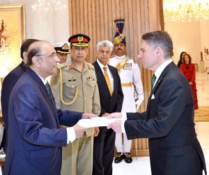 Ambassador-designate of Portugal, H.E. Paulo Miguel Guedes Domingues, presents credentials to President Asif Ali Zardari at Aiwan-e-Sadr.