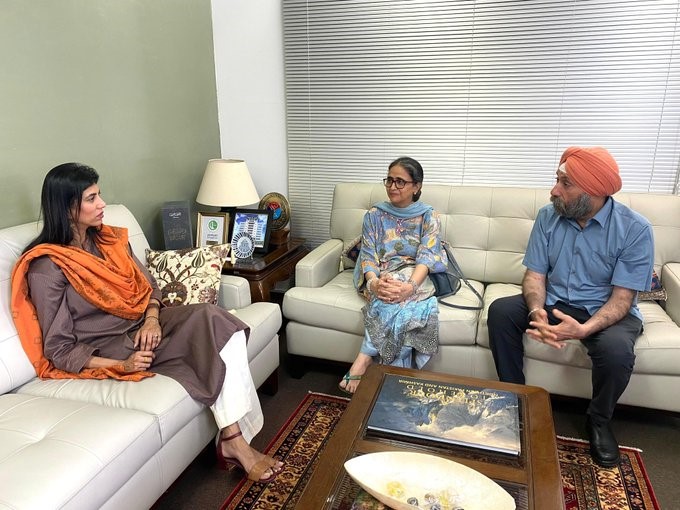 Writer Amardeep Singh calls on Pak High Commissioner