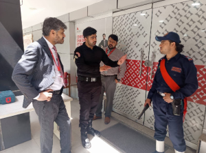 SDPO Kohsar inspects security at banks, directs officers to remain on high alert