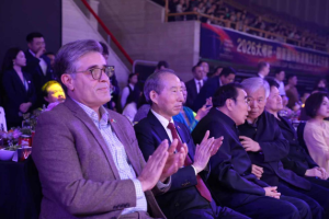 Pakistan embassy Beijing co-hosts star gala to celebrate 75 years of diplomatic ties