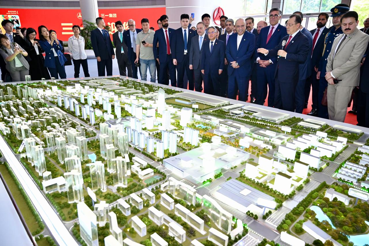 President visits SANY Heavy Industry Changsha, underscores industrial cooperation, technology partnership