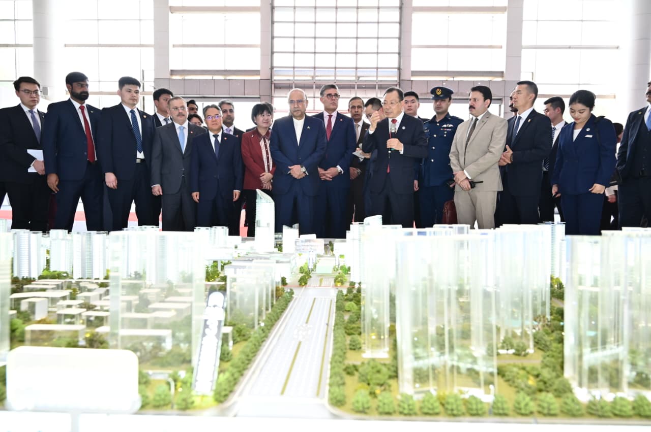President visits SANY Heavy Industry Changsha, underscores industrial cooperation, technology partnership