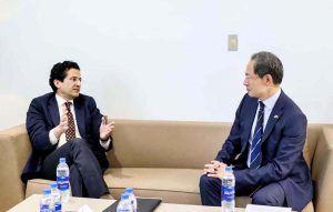 Federal Minister for Petroleum, Mr. Ali Pervaiz Malik, welcomes Ambassador of Japan to Pakistan H.E. Akamatsu Shuichi during his visit to the Geoscience Advance Research Laboratories (GARL) of the Geological Survey of Pakistan.