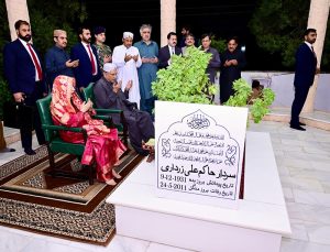 President Asif Ali Zardari offered Fateha and laid flowers on the grave of his father, Sardar Hakim Ali Zardari, at Baloo Ja Quba accompanied by his sister Fauzia Iqbal