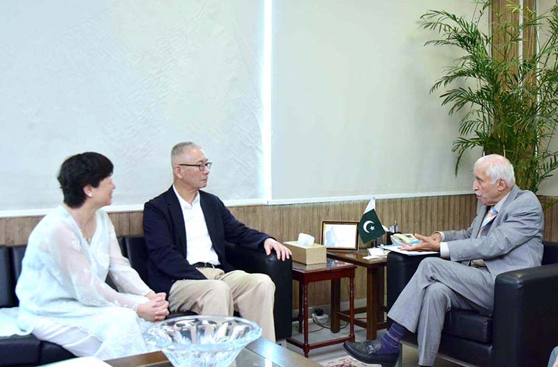Federal Minister for Board of Investment Qaiser Ahmed Sheikh meets Challenge Fashion Delegation, Reaffirms Commitment to Facilitating Chinese Investment in Pakistan